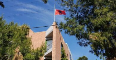 Pas 30 marsit Greqia nuk lejon hyrjen e shqiptarëve pa leje qëndrimi? Reagon ambasada shqiptare në Athinë