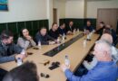 Olti Çaçi mirëpret pjesëmarrësit e Kursit të Lartë të Sigurisë dhe Mbrojtjes në Sarandë